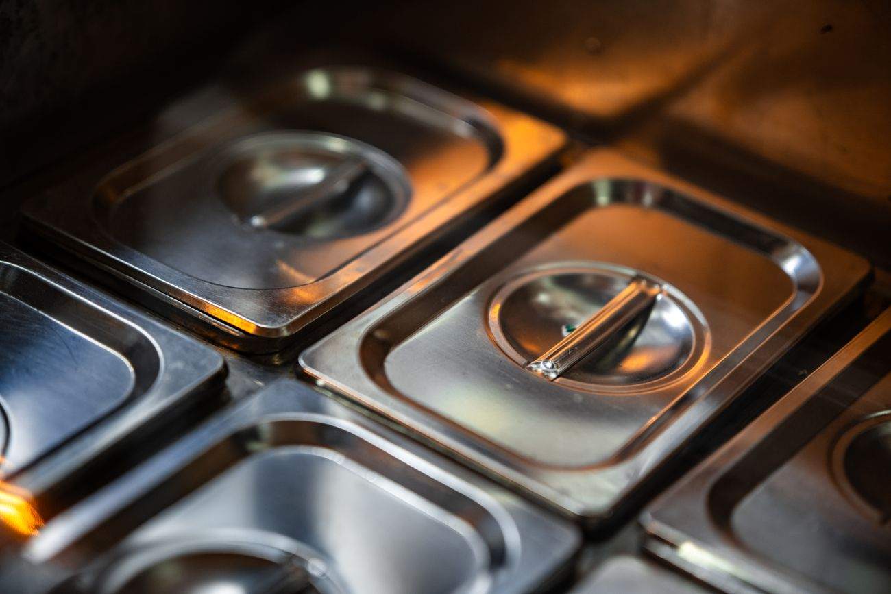 Stainless steel food pans with lids